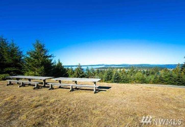 3 Dragon Run Rd, Lopez Island, WA 98261