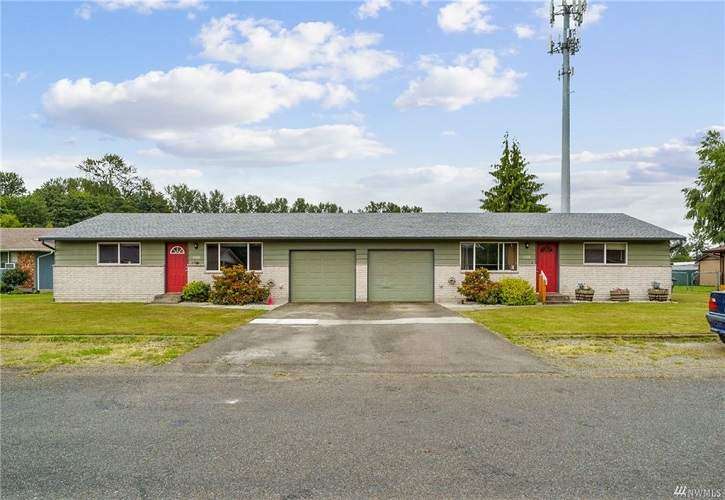 11608 11610 65th St Ct E, Puyallup, WA 98372