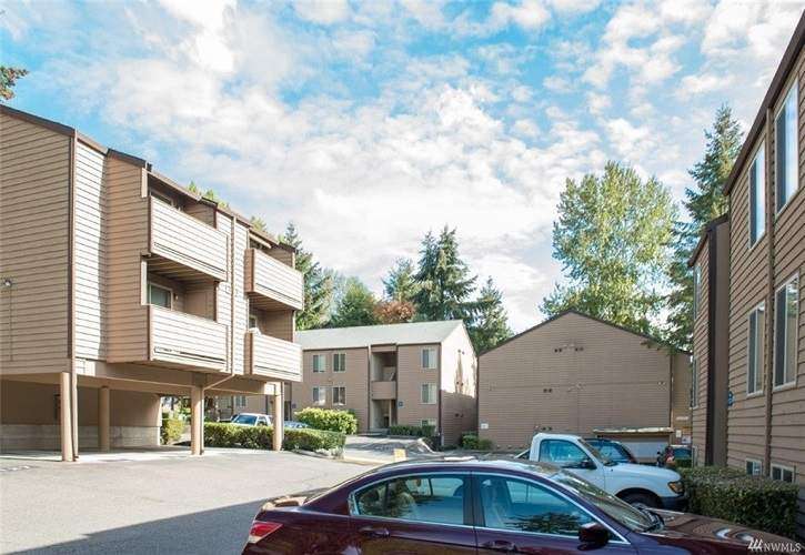 17620 80th Ave NE, Kenmore, WA 98028