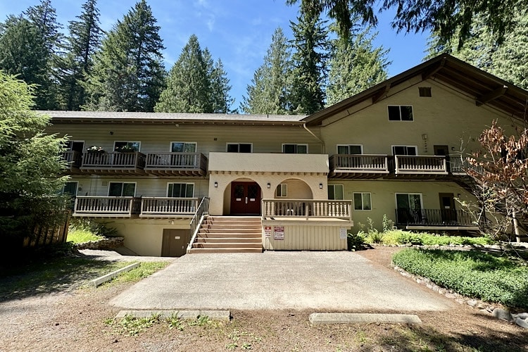 Charming Mt. Baker Condo: Ideal Vacation Rental in Nature's Playground